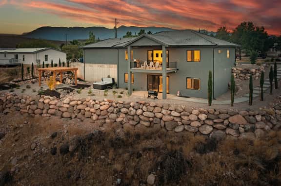 Cliffside Modern Villa - Lower Level